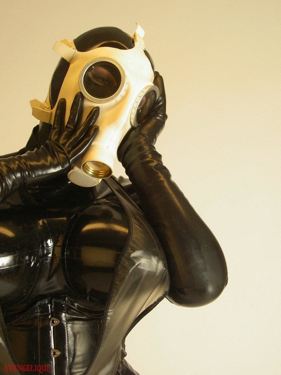 Solo model Darkwing Zero sports a gas mask while modelling latex clothing porno fotky #428000379