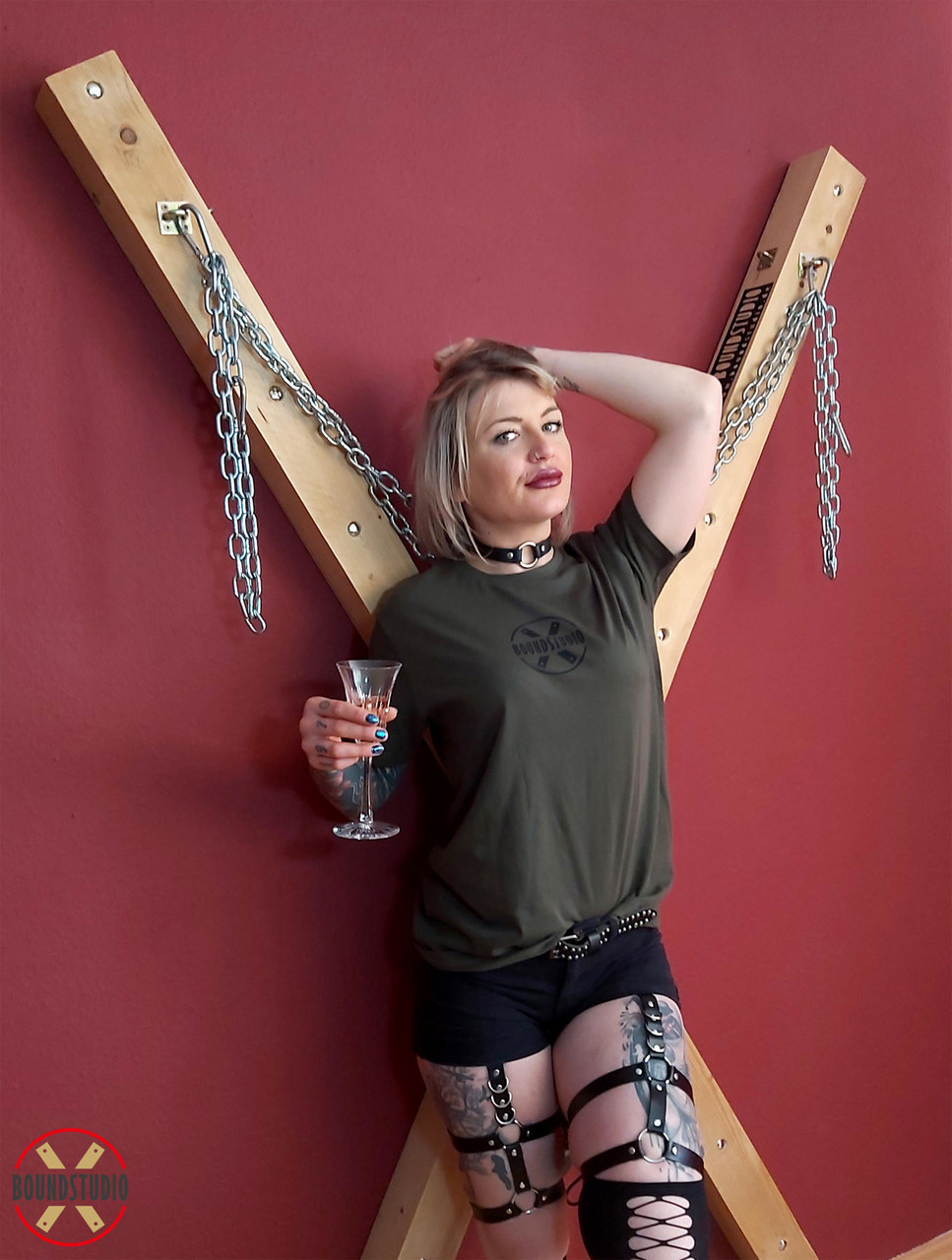 Tatted blonde Roxxxi Manson removes a ball gag in front of a St Andrew's Cross ポルノ写真 #426746563 | Bound Studio Pics, Roxxxi Manson, Tattoo, モバイルポルノ