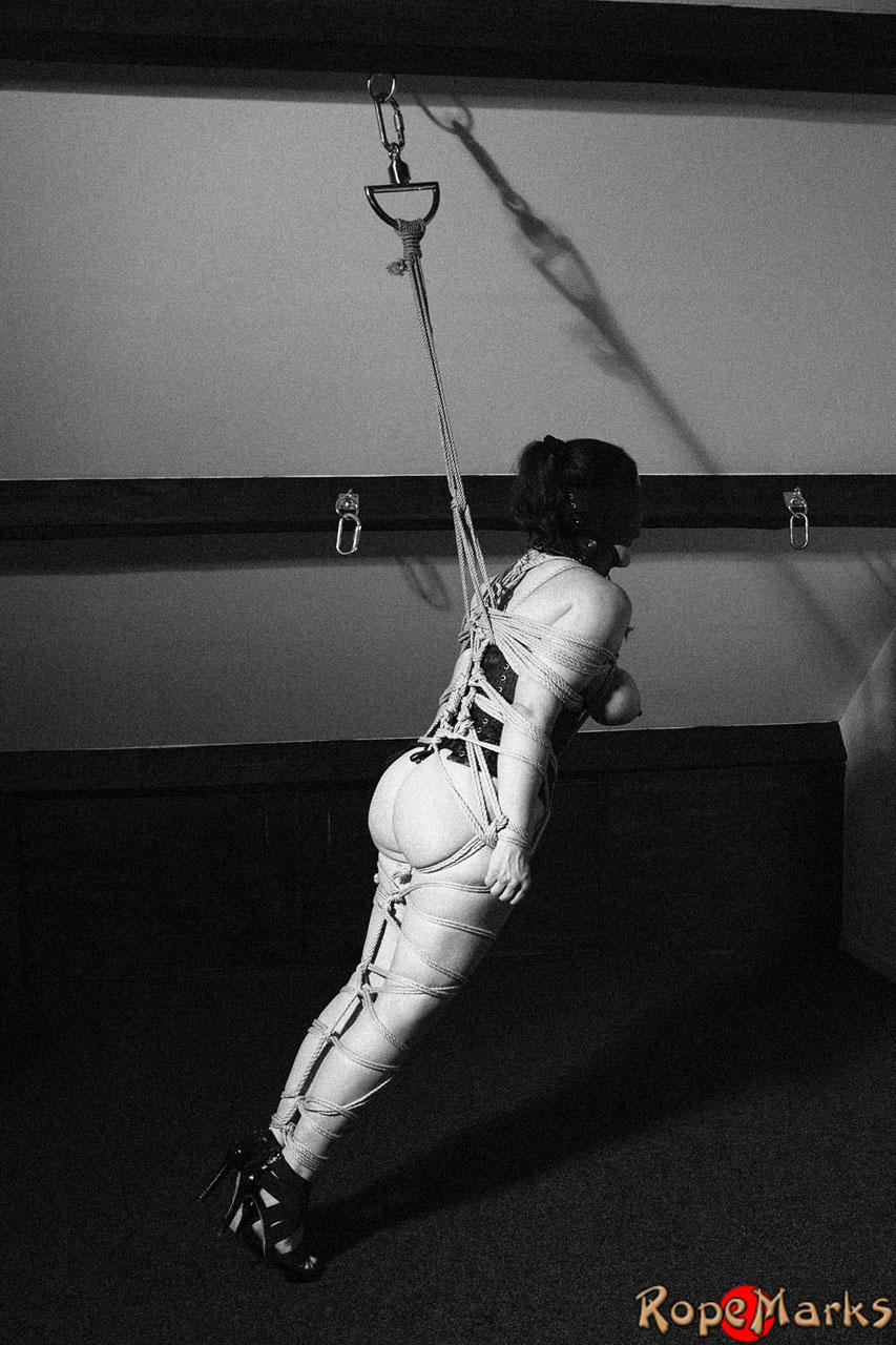 Hooded model Amely is tied and suspended by ropes in an attic setting 色情照片 #424734618 | Club RopeMarks Pics, Amely, Bondage, 手机色情