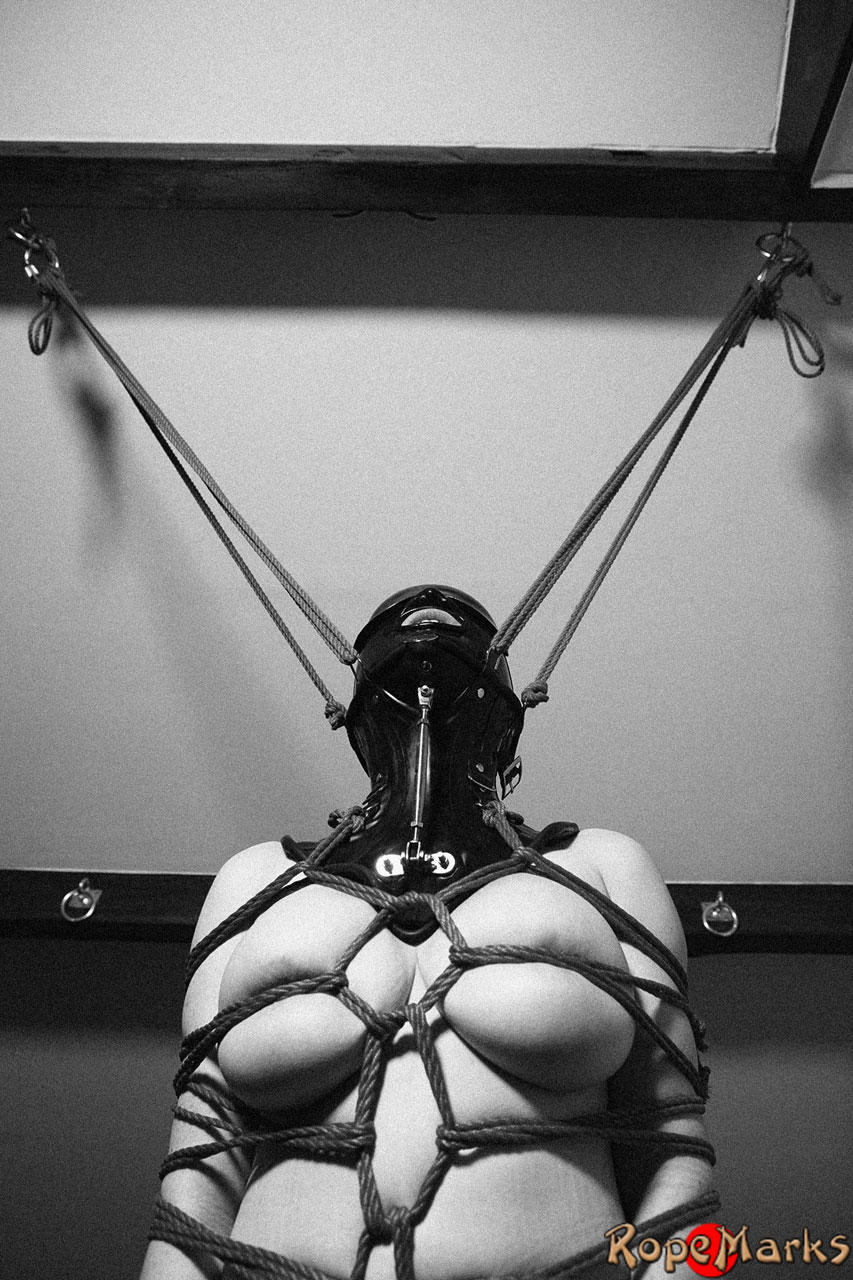 Hooded model Amely is tied and suspended by ropes in an attic setting 色情照片 #424921121 | Club RopeMarks Pics, Amely, Bondage, 手机色情