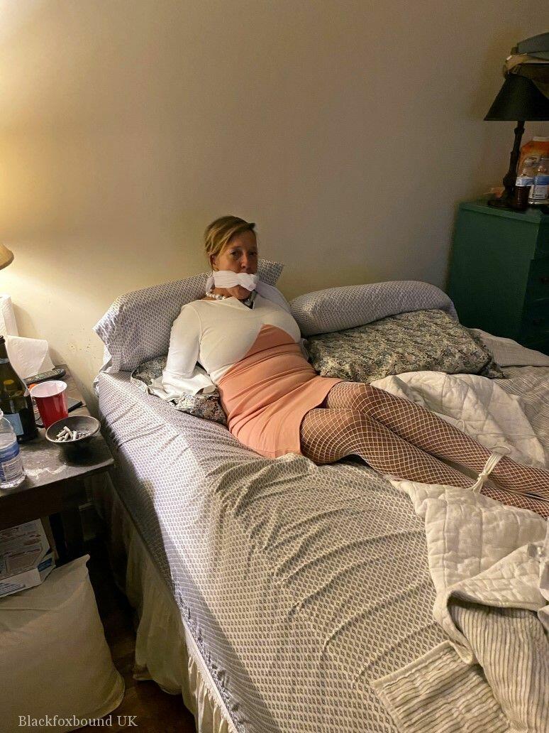 Amateur lady Meyer is gagged and restrained in various locations at home 色情照片 #422916388 | Black Fox Bound Pics, Meyer, Wife, 手机色情