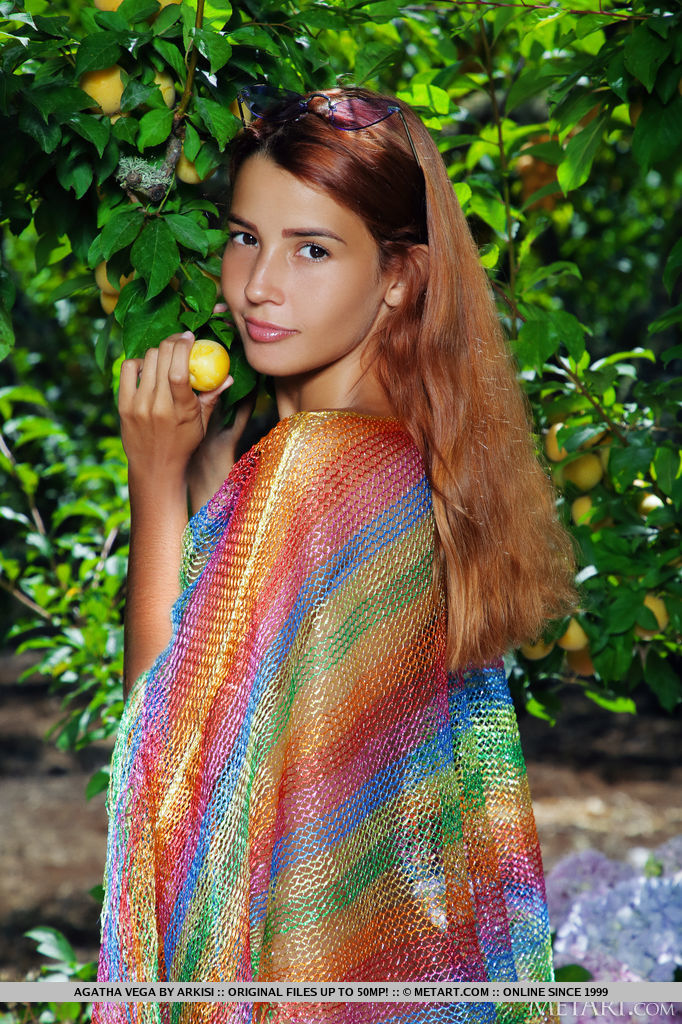 Young Latina redhead Agatha Vega removes a poncho to model nude in a garden foto pornográfica #427484166