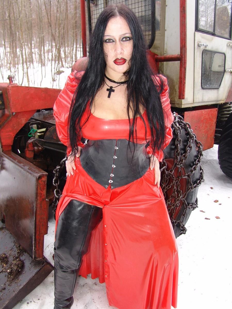 Goth woman Lady Angelina looses her big boobs near a freshly sawed log foto porno #422978620
