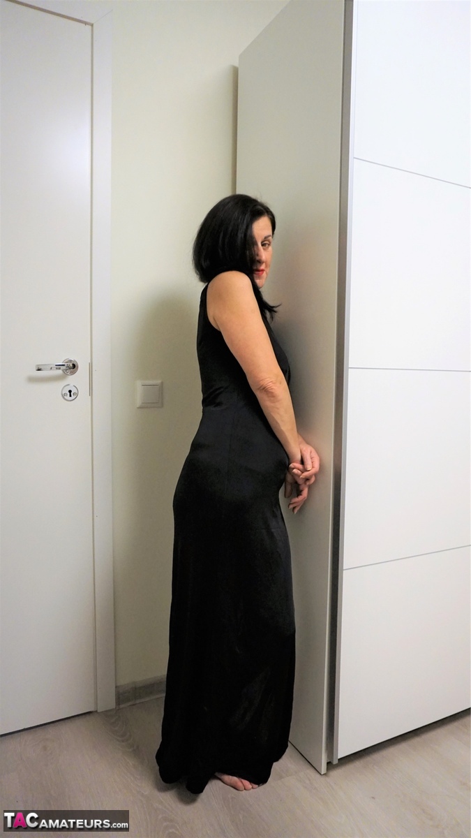 Dark-haired amateur Diana Ananta hitches up a long dress to expose her vagina 포르노 사진 #428468362 | TAC Amateurs Pics, Diana Ananta, Mature, 모바일 포르노