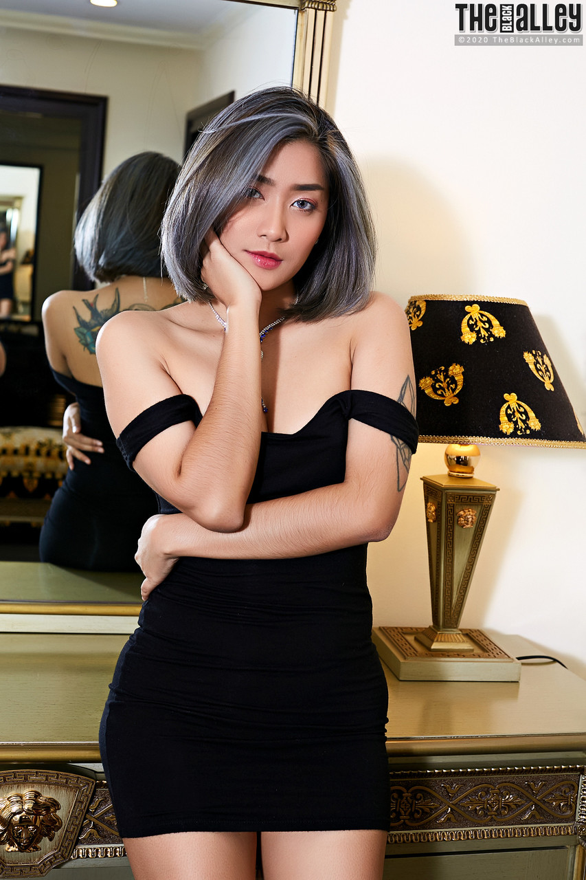 Tattooed Asian babe looses her tiny tits and pussy from a little black dress foto pornográfica #425569213 | The Black Alley Pics, Apple, Asian, pornografia móvel