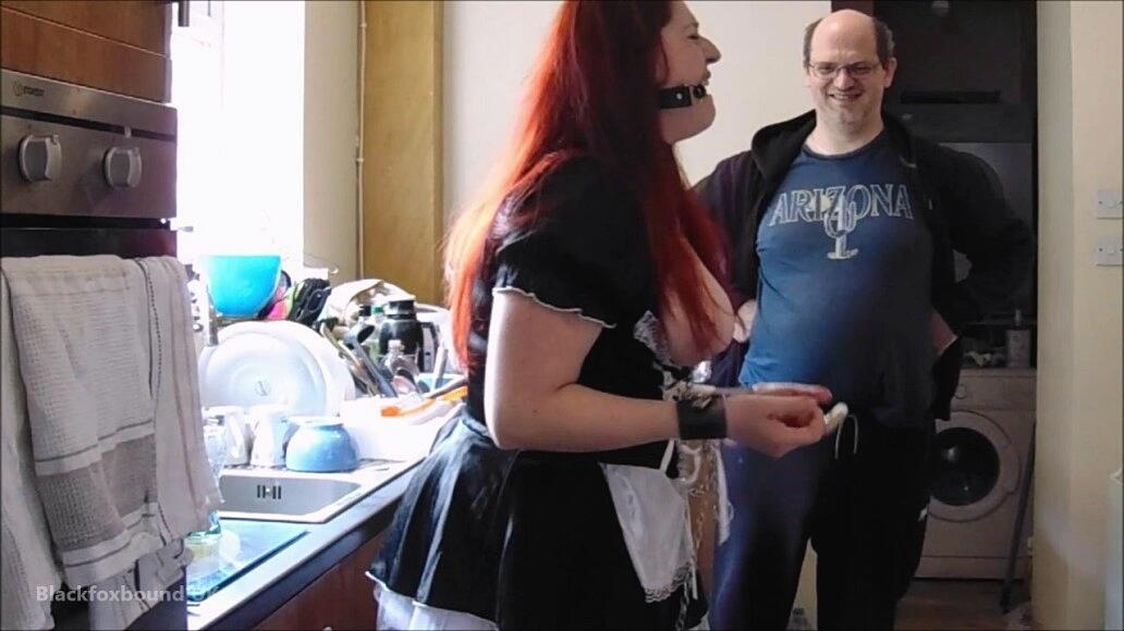 Obese redheaded maid Mada Rose does the dishes while gagged and cuffed porno fotoğrafı #425141285