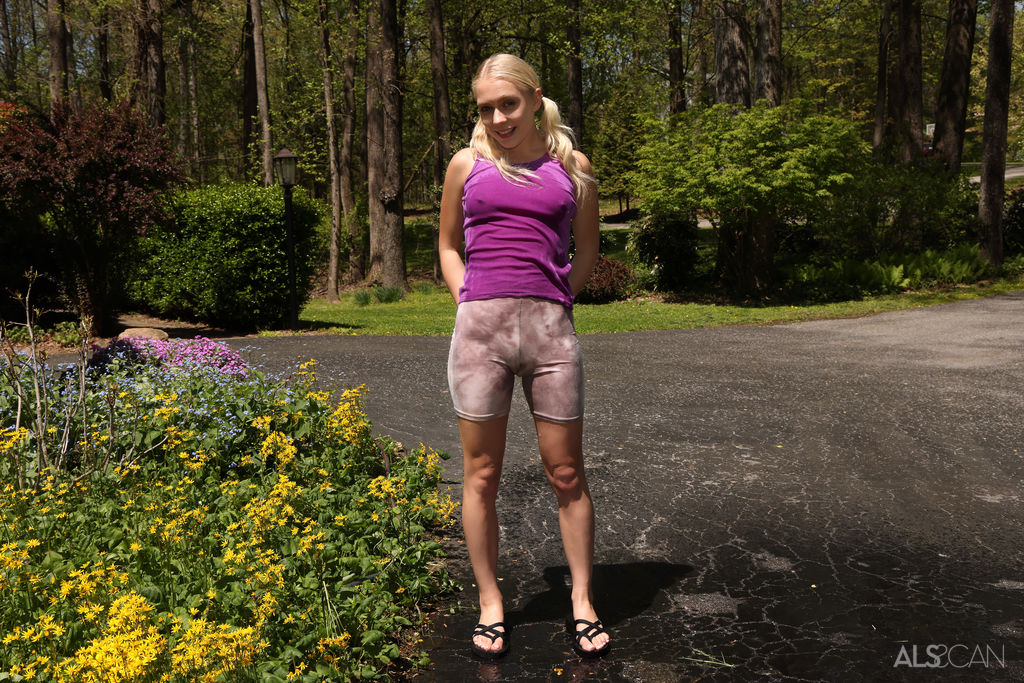Young blonde Braylin Bailey sports a camel toe before pissing on a driveway porn photo #426610690