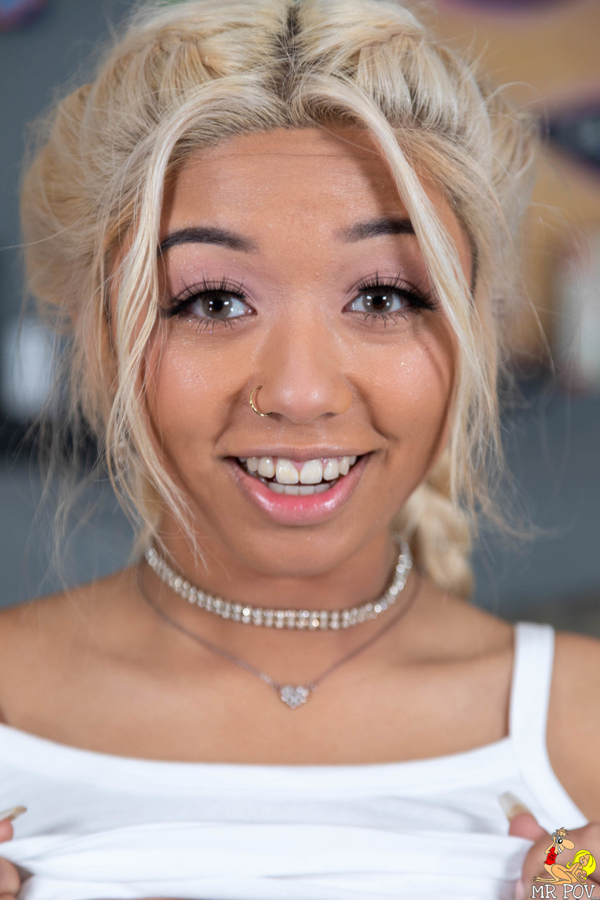 Ebony Chick Sports Braided Blonde Hair During Close Up Pov Action