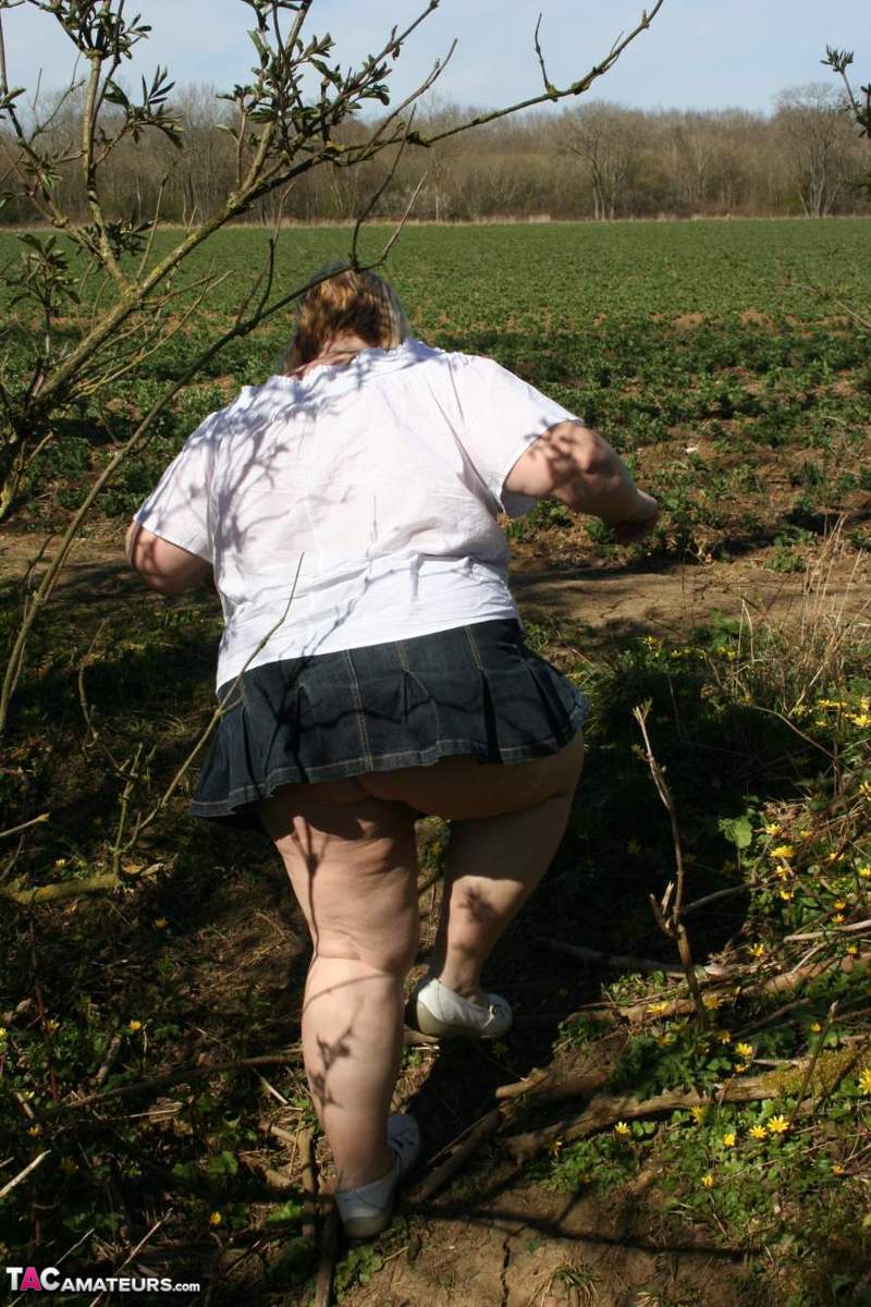 Obese UK amateur Lexie Cummings exposes her tits and pierced pussy outdoors порно фото #425918399 | TAC Amateurs Pics, Lexie Cummings, Public, мобильное порно