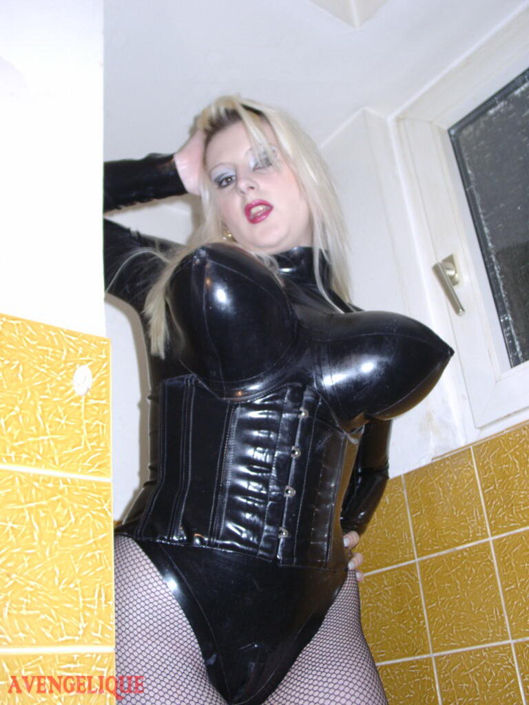 Beautiful blonde Darkwing Zero models in latex clothing and a gas mask porno foto #427122991
