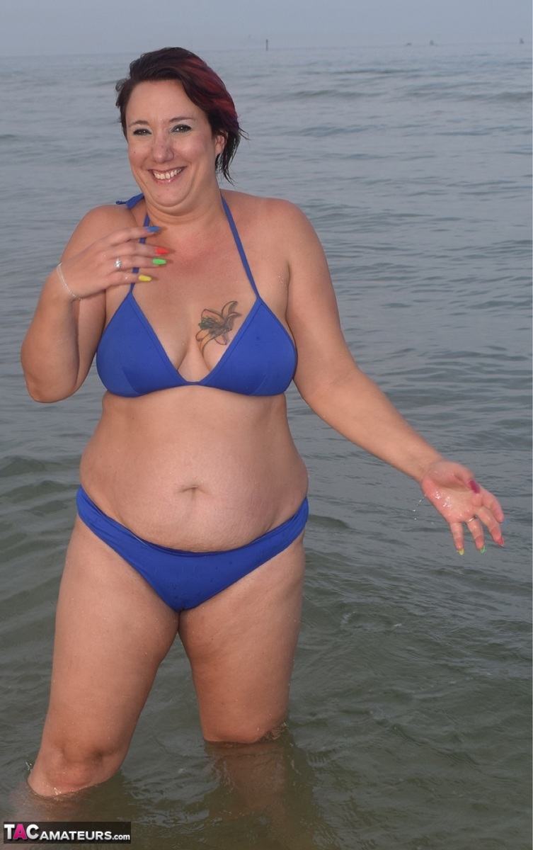Older amateur Sara Banks poses naked in the ocean with a couple of girlfriends foto pornográfica #422699108 | TAC Amateurs Pics, Sara Banks, BBW, pornografia móvel