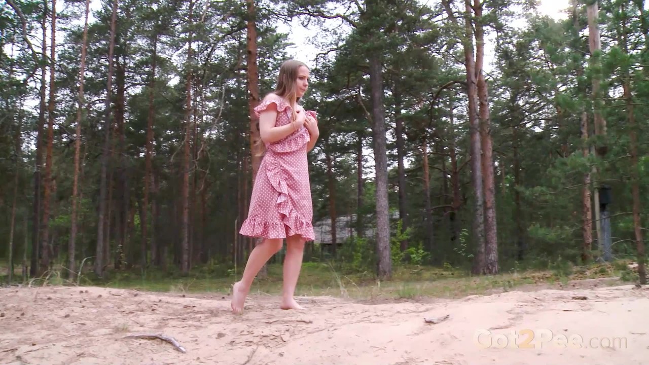 Distressed girl Nastya squats for an urgent piss on a sandbank ポルノ写真 #425658186