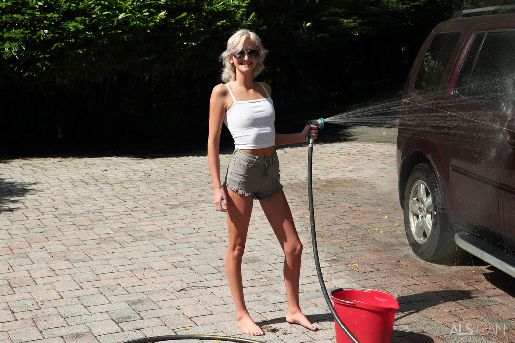 Platinum blonde teen Tallie Lorain gets totally naked while washing a vehicle ポルノ写真 #427304280