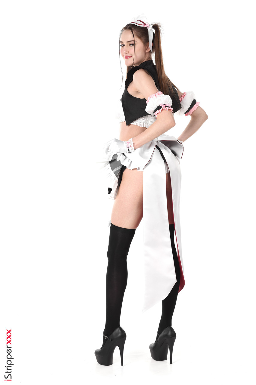 Cute girl Sonya Blaze models naughty maid apparel before dildoing her pussy 色情照片 #423085423