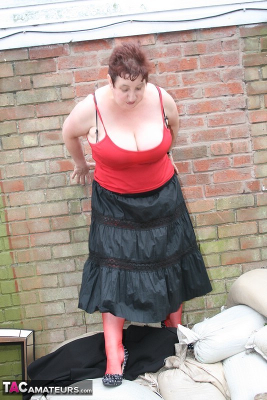 Older amateur Kinky Carol sports short hair while displaying her red stockings 色情照片 #426436500 | TAC Amateurs Pics, Kinky Carol, Mature, 手机色情