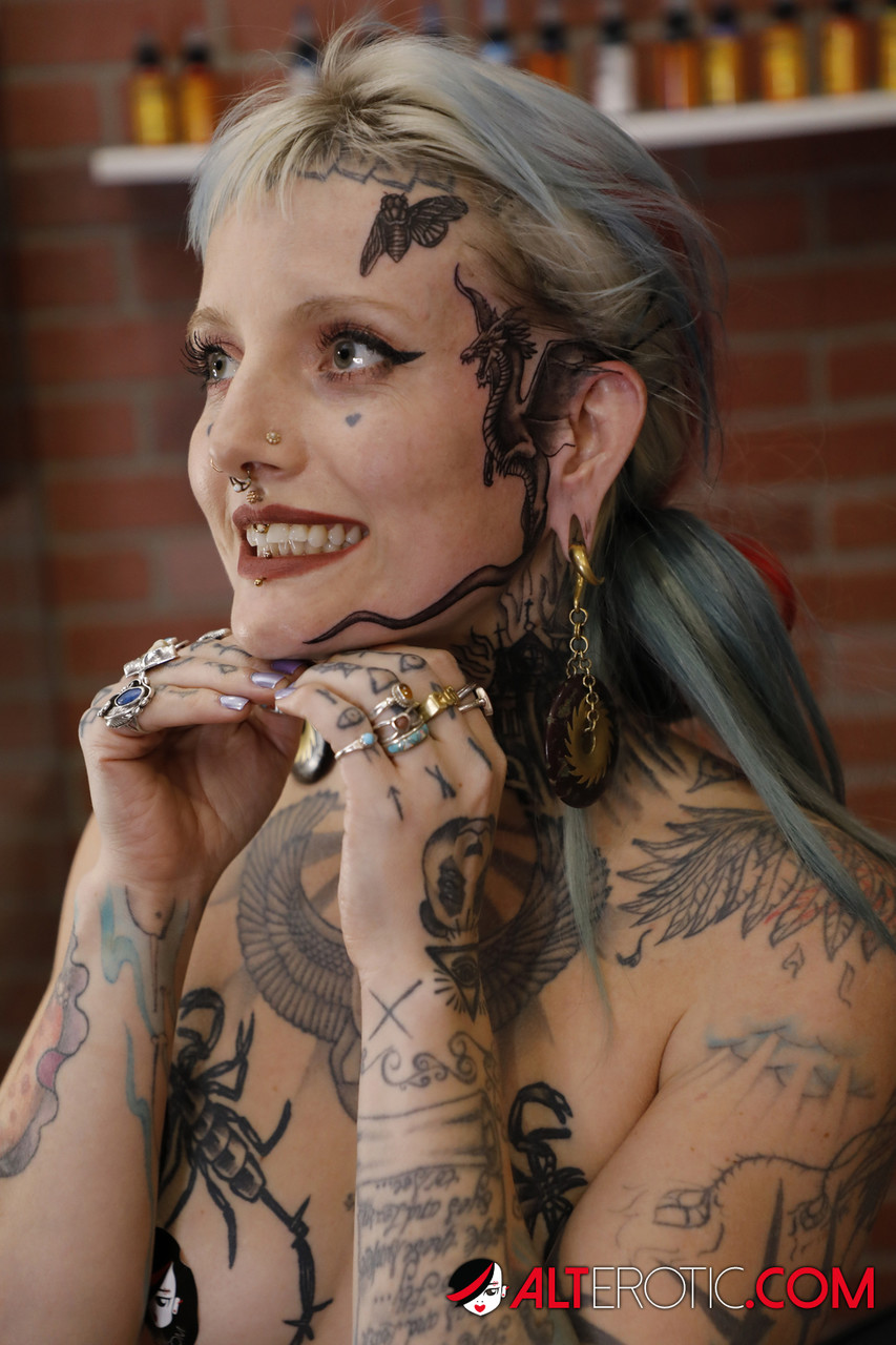 Platinum blonde River Dawn gets banged after receiving a face tattoo 色情照片 #424705048 | Alt Erotic Pics, River Dawn, Tattoo, 手机色情