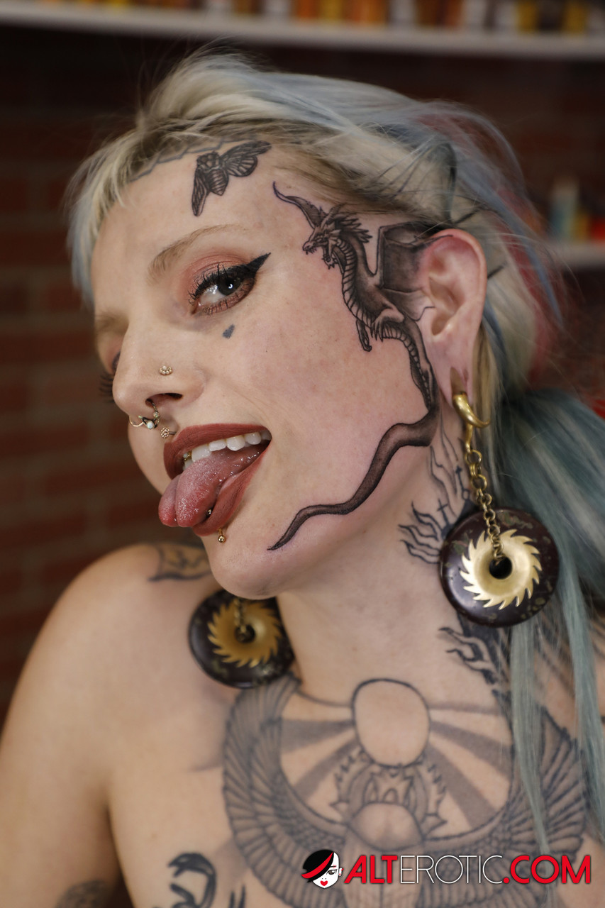 Platinum blonde River Dawn gets banged after receiving a face tattoo 色情照片 #424705049 | Alt Erotic Pics, River Dawn, Tattoo, 手机色情
