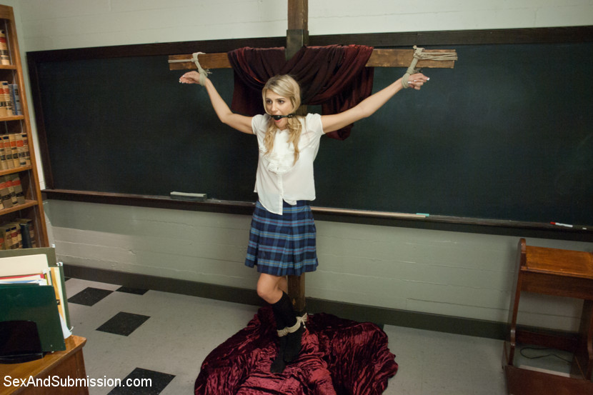 Blonde student Amanda Tate endures hard bondage sex at a religious school foto porno #422769967
