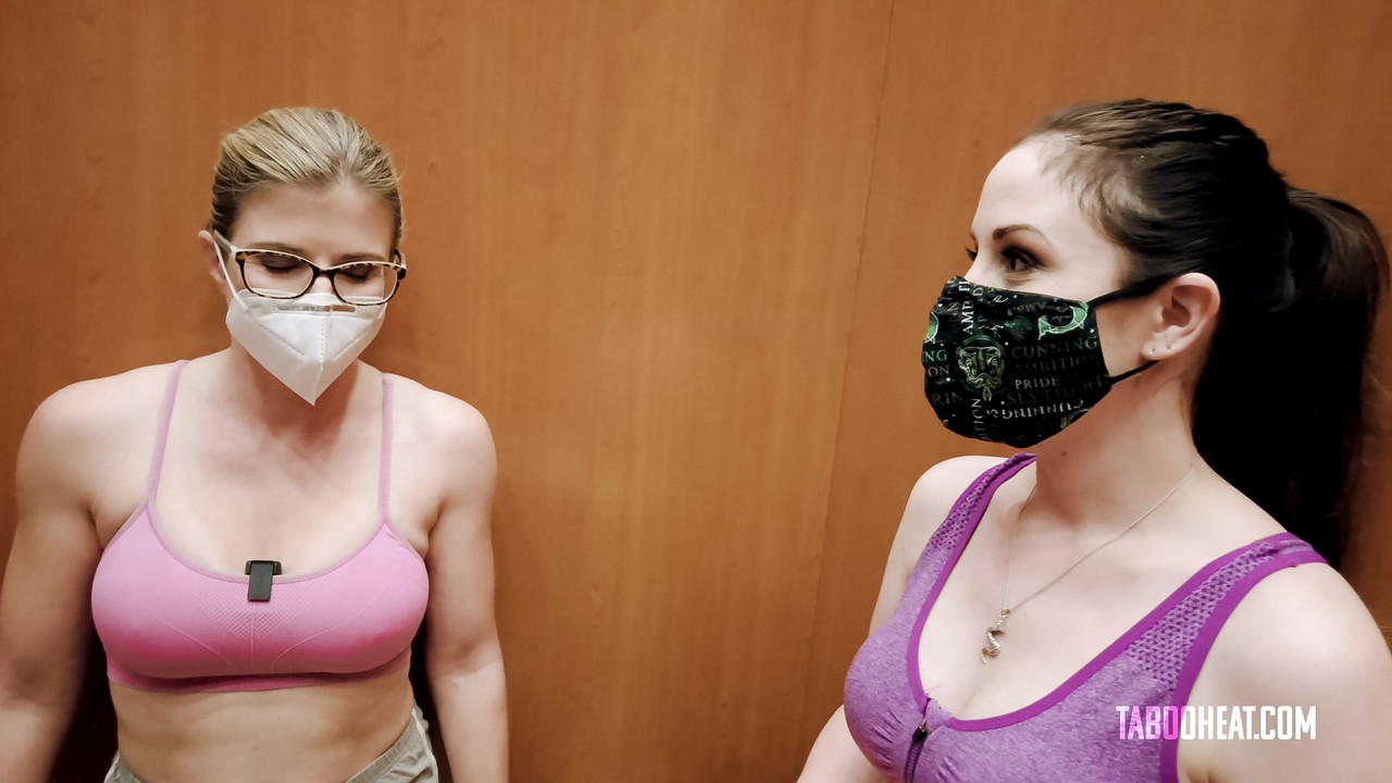 British women Cory Chase and Amiee Cambridge remove masks in order to have sex ポルノ写真 #425941539