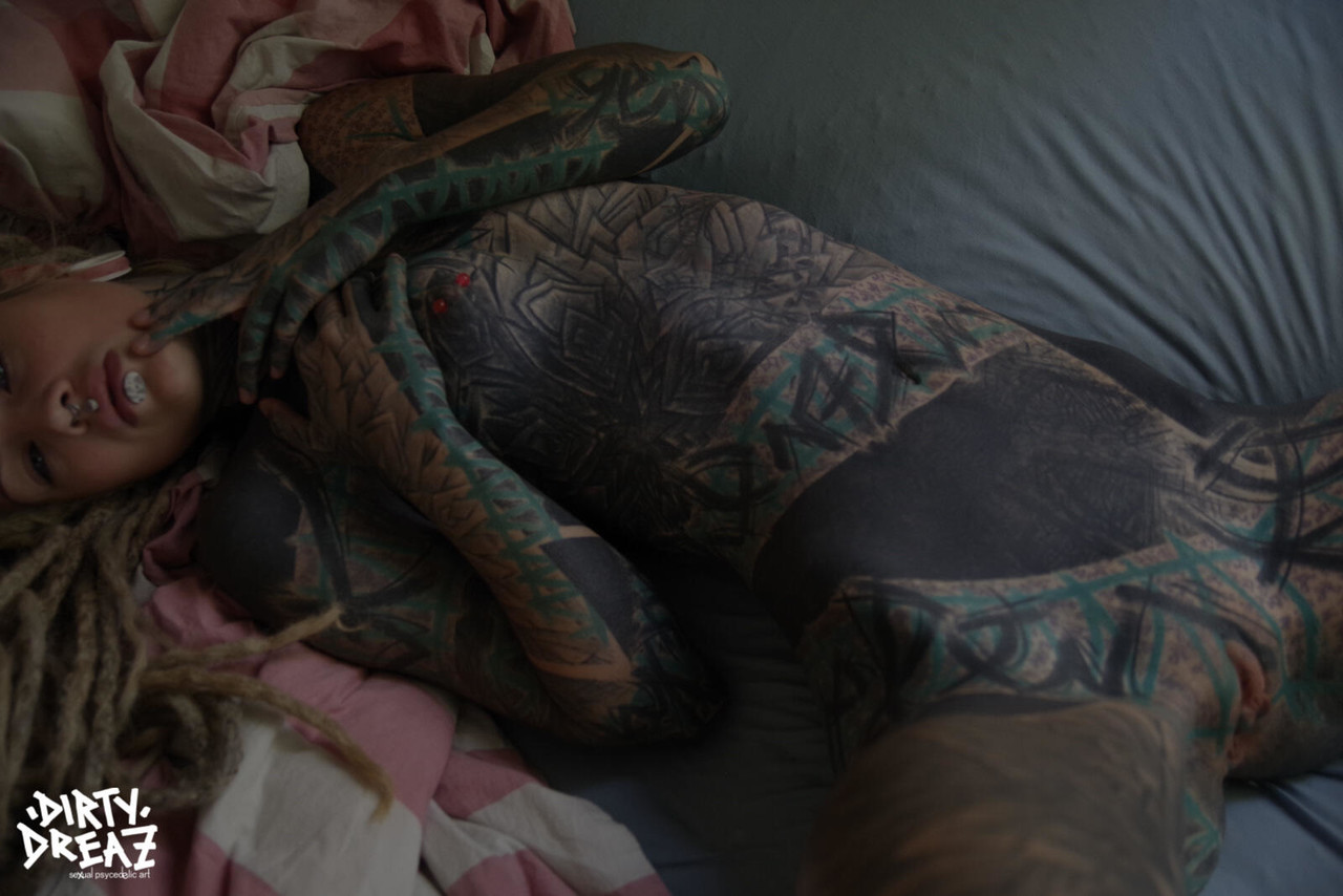 Heavily tattooed girl Valkyriz sports dreadlocks while fingering her pussy порно фото #423838575 | Z Filmz Ooriginals Pics, Valkyriz, Piercing, мобильное порно