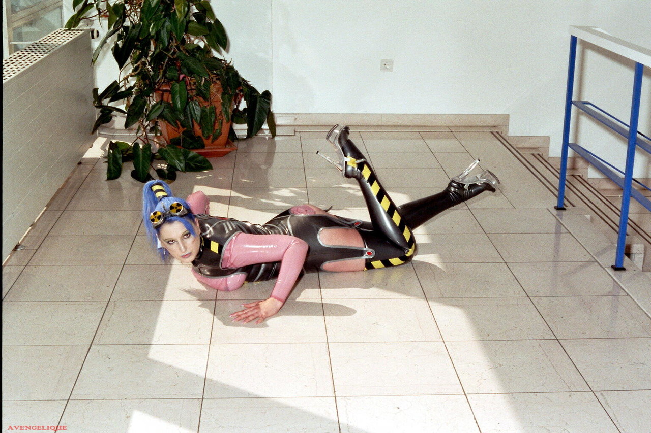 Fetish model Darkwing Zero poses in latex cosplay attire by herself 色情照片 #422940035 | Rubber Tits Pics, Darkwing Zero, Cosplay, 手机色情