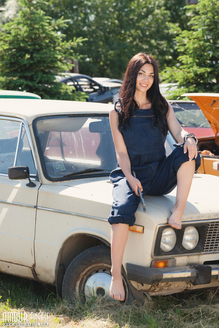 Beautiful girl Annasia ditches overalls to pose nude on a wrecked auto 포르노 사진 #427227090 | Amour Angels Pics, Annasia, Public, 모바일 포르노