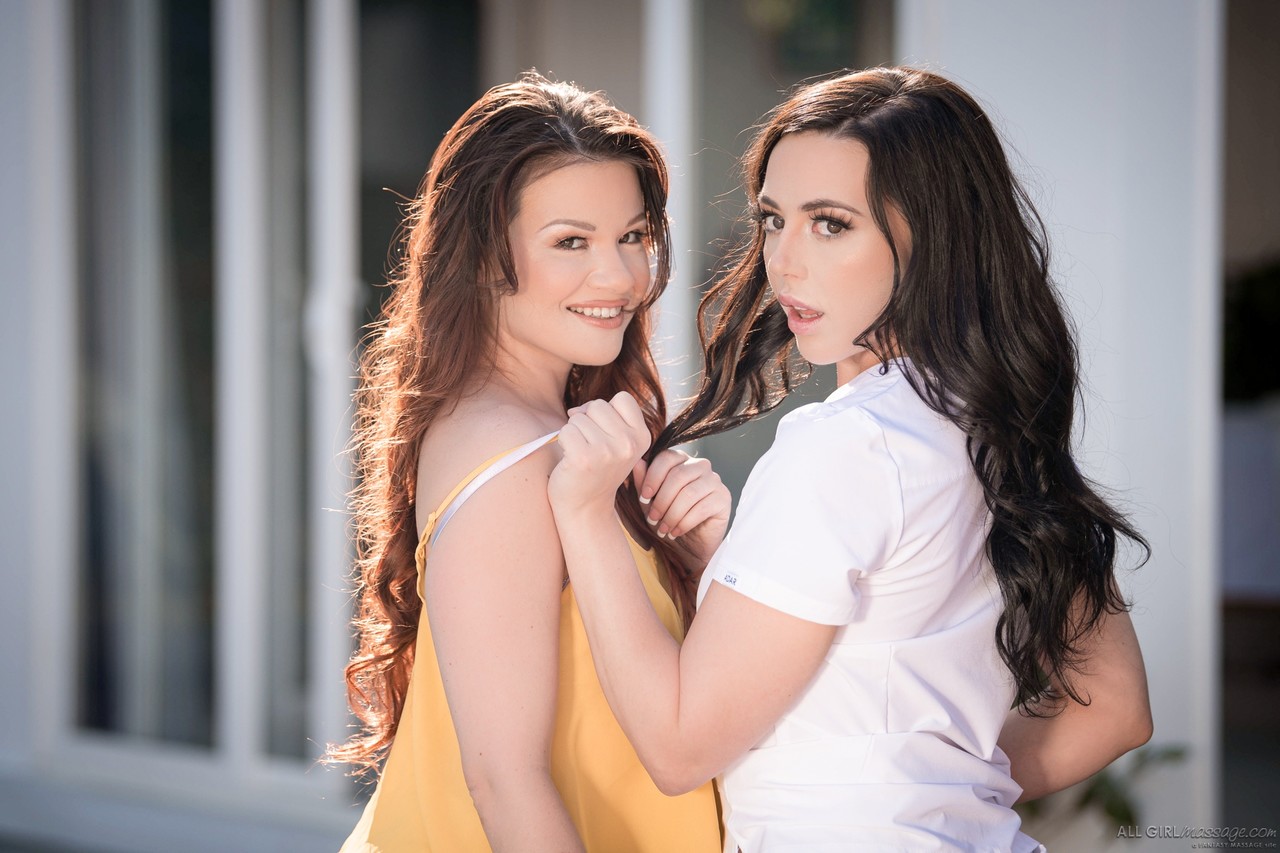 Lesbian masseuses Whitney Wright & Alison Rey pose for a SFW shoot foto porno #424761007