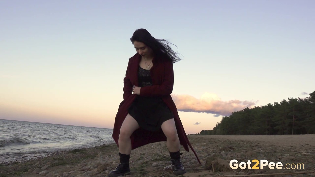 Dark-haired girl Alyona takes a piss while walking on a beach by herself 色情照片 #426448805 | Got 2 Pee Pics, Alyona, Pissing, 手机色情