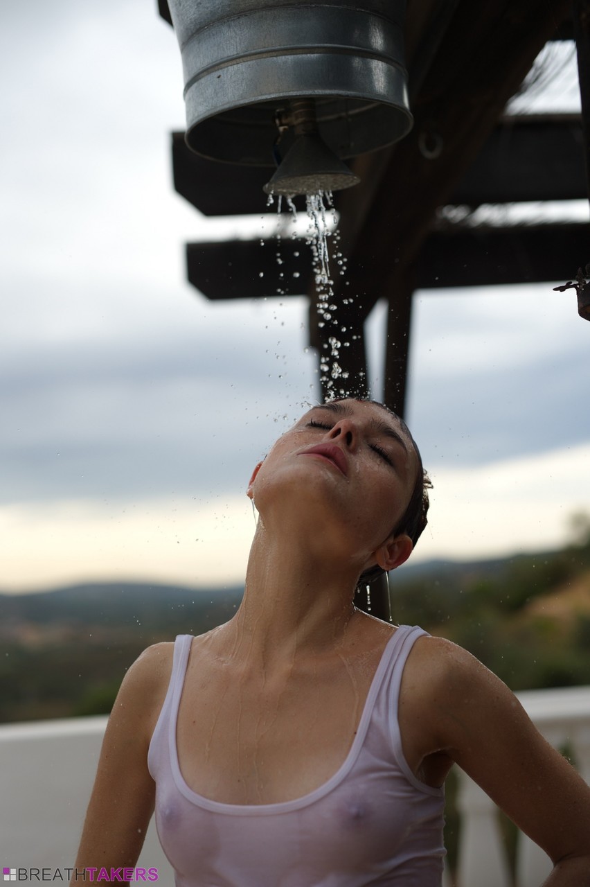 Solo model Caterina Foxy smokes after getting soaked under an outdoor shower ポルノ写真 #425266067 | Breath Takers Pics, Caterina Foxy, Short Hair, モバイルポルノ