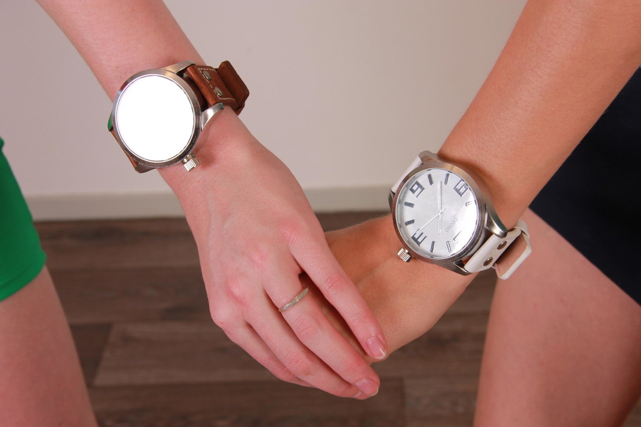 Lesbian girls Eva and Amanda display their Oozoo watches while fully clothed foto pornográfica #425113339 | Watch Girls Pics, Amanda, Eva, Clothed, pornografia móvel