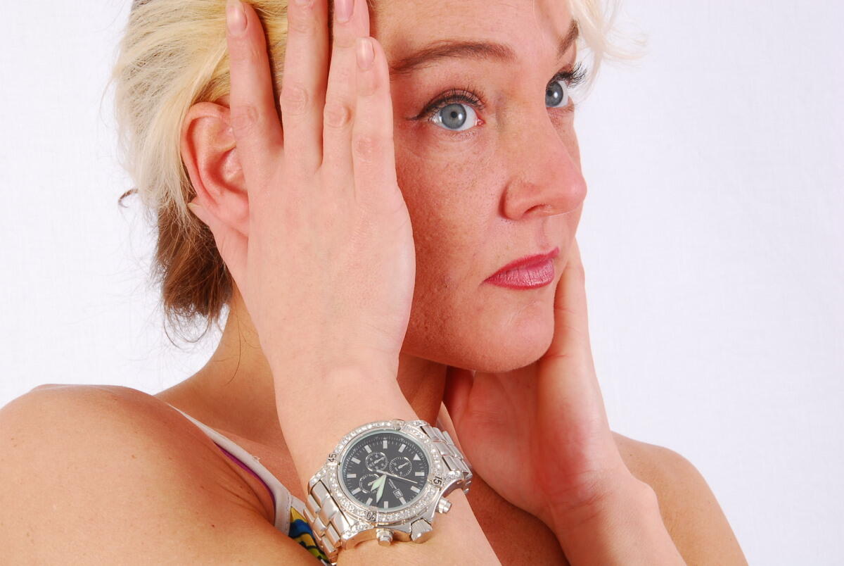 Blue-eyed blonde Lilly models a huge metal watch during safe for work action Porno-Foto #426005007