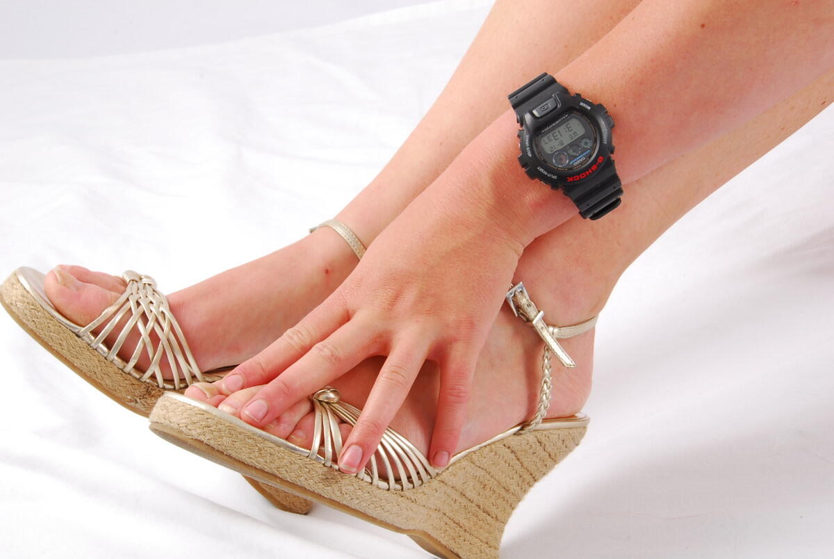 Natural redhead Judy models a black G-Shock watch while fully clothed ポルノ写真 #425367462