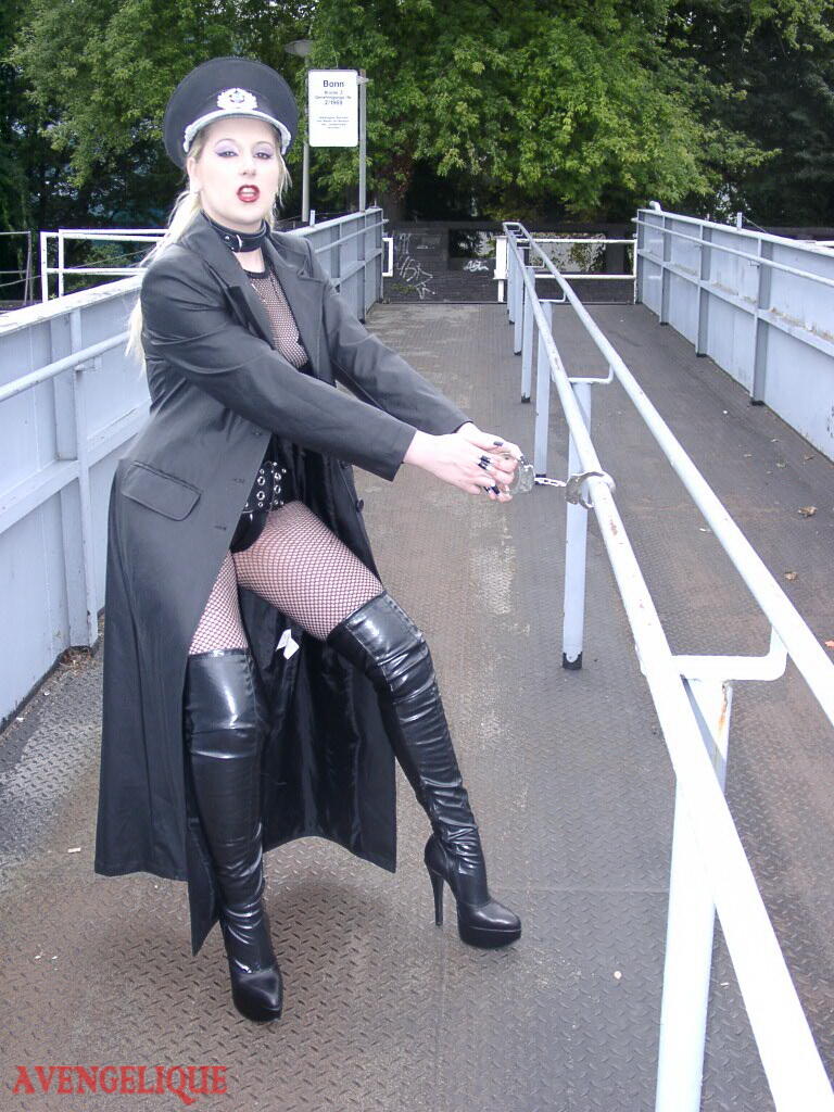 Solo model Avengelique poses in fetish wear alongside a waterway 色情照片 #422758369 | Rubber Tits Pics, Avengelique, Boots, 手机色情