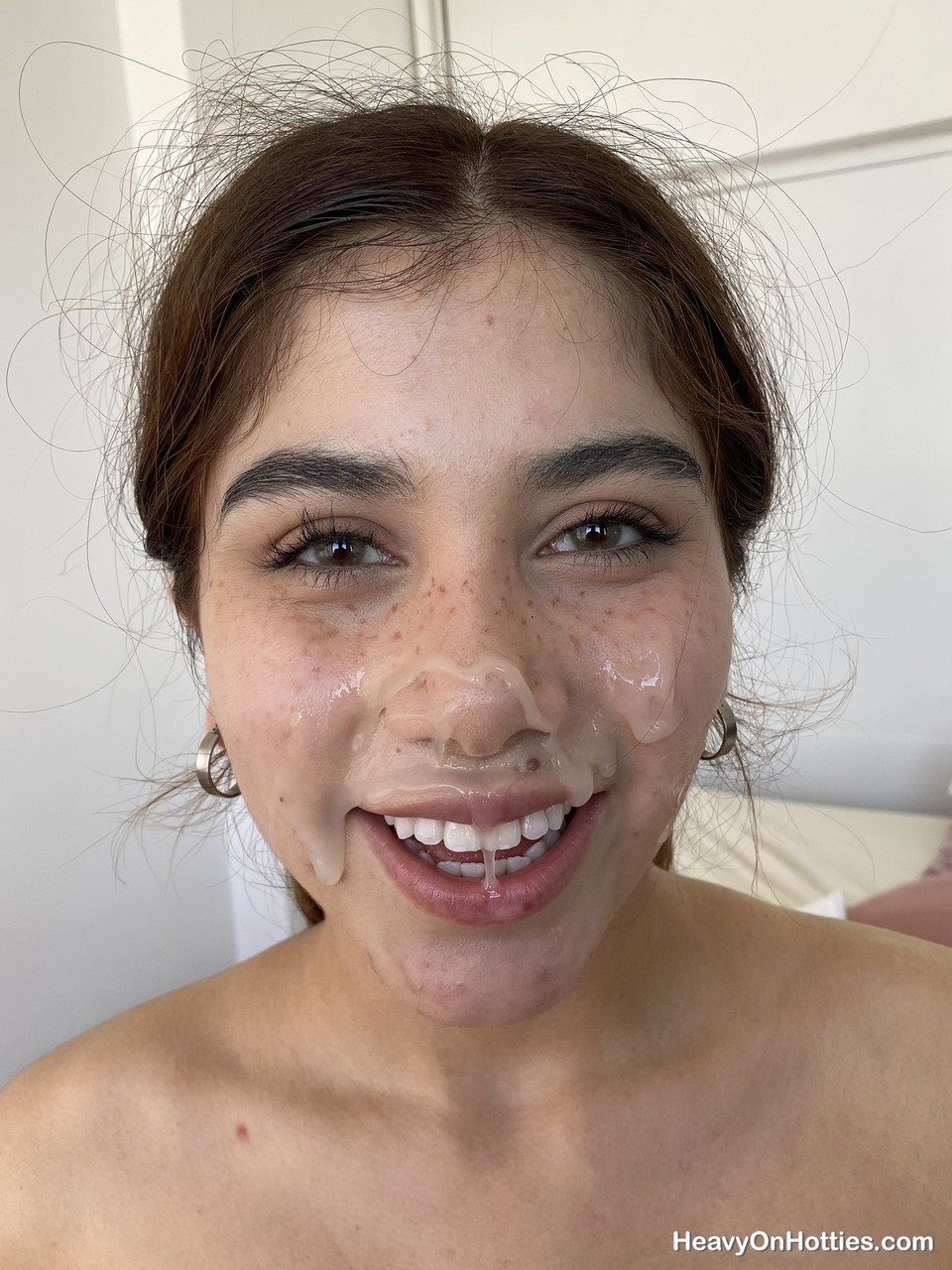Young amateur takes a cumshot on her freckled face during POV action porno fotky #424066725