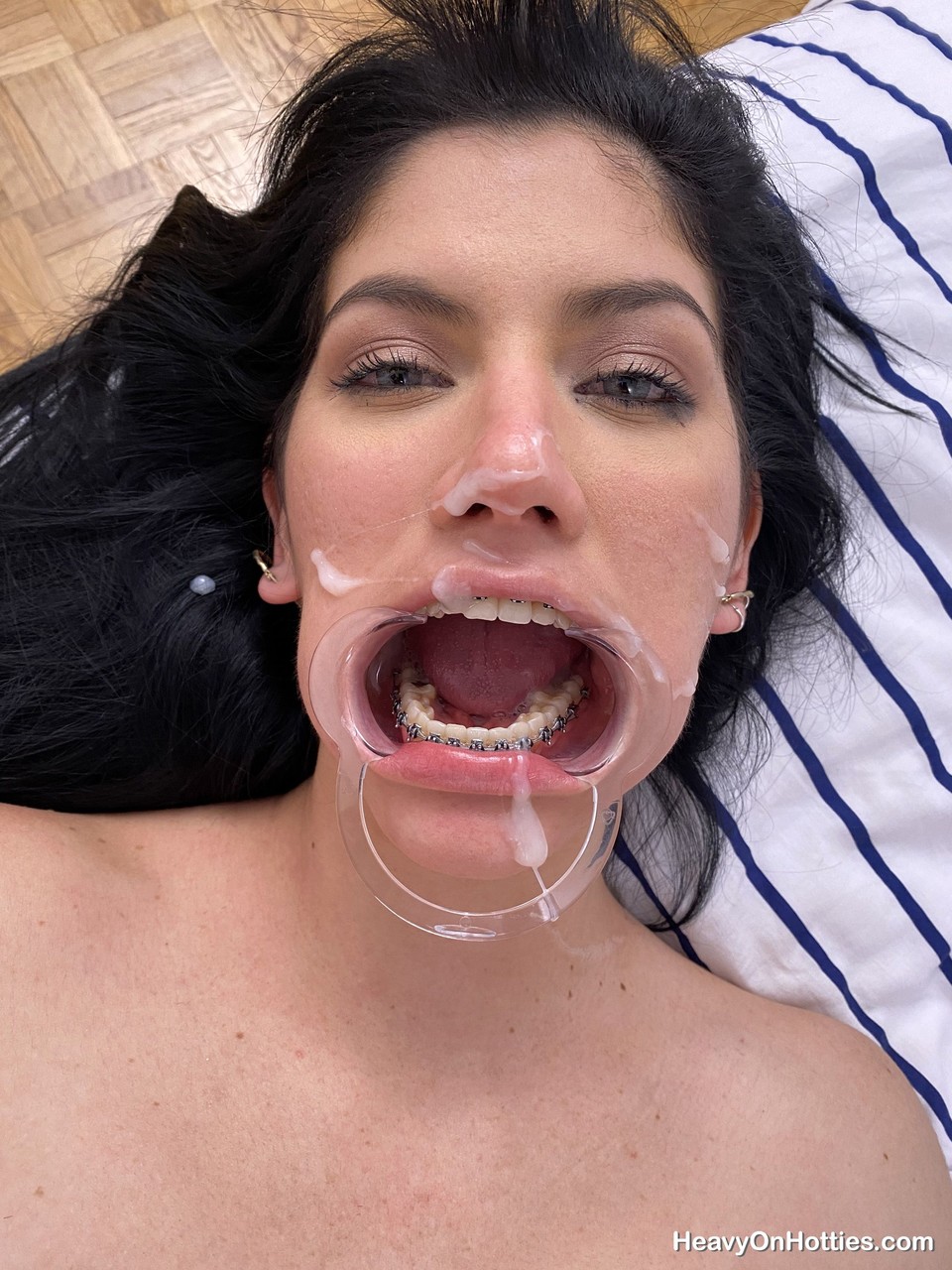 Dark haired amateur Yenifer Chacon holds her mouth wide open for a cumshot porn photo #424081844