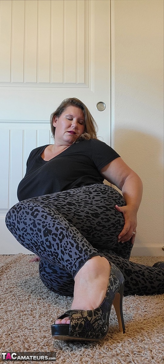 Obese amateur Busty Kris Ann strips down to her high-heeled shoes порно фото #422686449 | TAC Amateurs Pics, Busty Kris Ann, BBW, мобильное порно