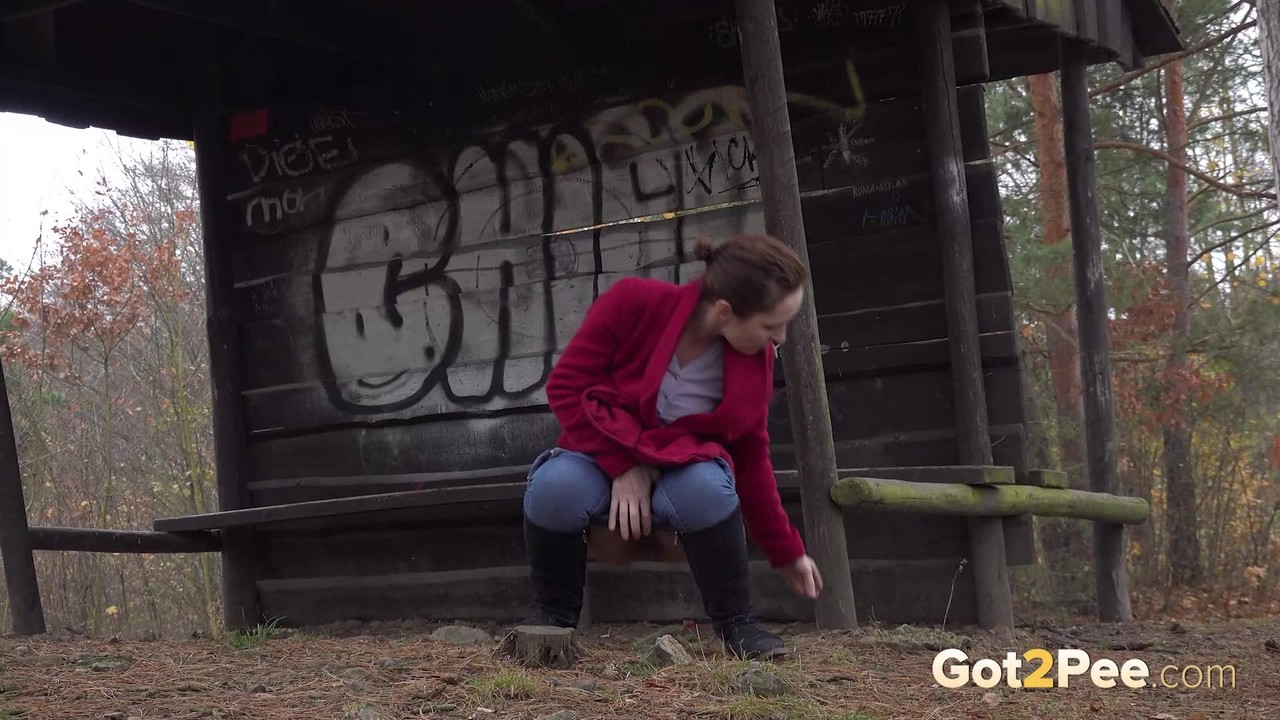 Caucasian girl Lora takes a piss near a warming shack in the woods 포르노 사진 #426921467