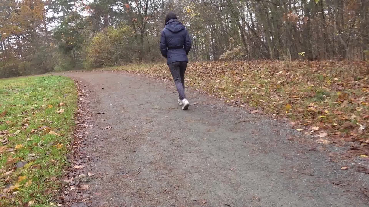 Brunette chick Helen takes a piss on a gravel path during a walk in the woods ポルノ写真 #428869509 | Got 2 Pee Pics, Helen, Pissing, モバイルポルノ