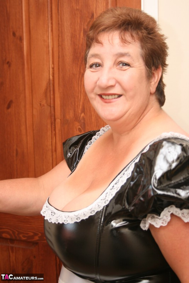 Mature woman Kinky Carol releases her big tits from a latex maid uniform 色情照片 #423222002 | TAC Amateurs Pics, Kinky Carol, Granny, 手机色情