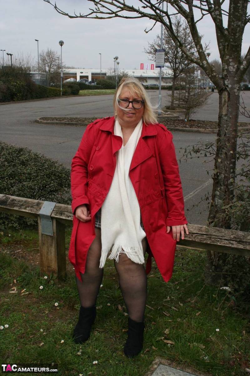 Obese British woman Lexie Cummings exposes herself in public locations foto porno #424607085