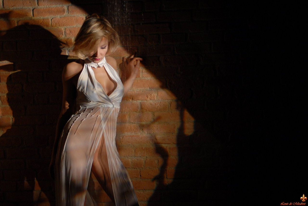 Sexy blonde exposes her vagina during solo action at night against a wall foto pornográfica #424539219 | Louis De Mirabert Pics, Wet, pornografia móvel
