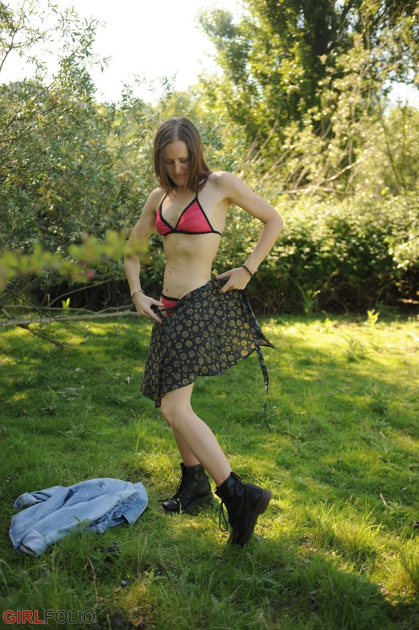 Pretty girl Kate Blez gets naked in Docs after climbing a tree ポルノ写真 #425446832