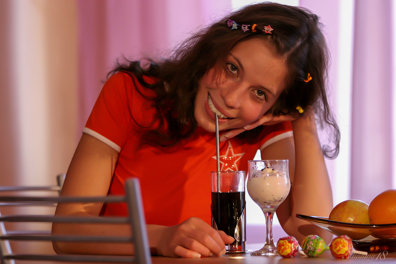 Barely legal girl Anoushka E exposes herself while eating desserts foto pornográfica #426725706 | Stunning 18 Pics, Anoushka E, Upskirt, pornografia móvel