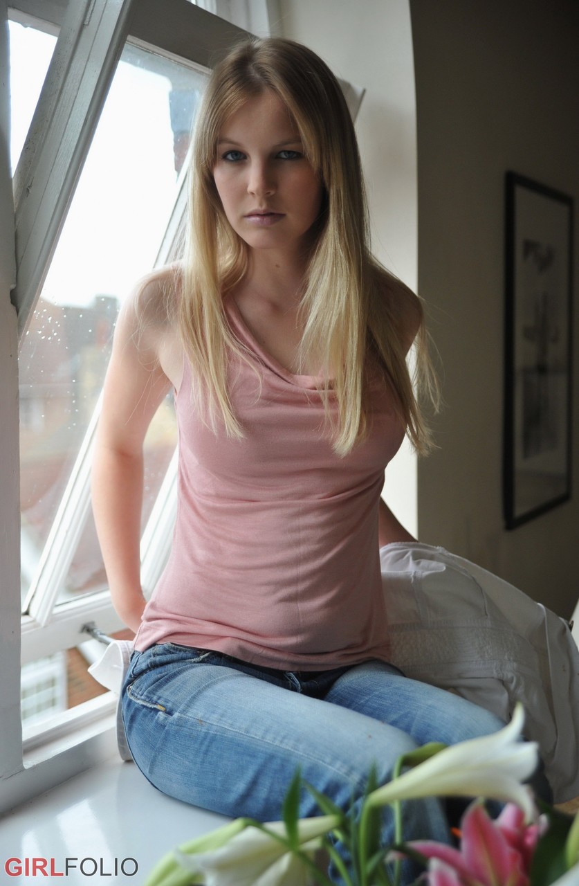 Beautiful blonde Rose fondles her nice tits after a stroll in public ポルノ写真 #428560566 | Girl Folio Pics, Rose, Jeans, モバイルポルノ