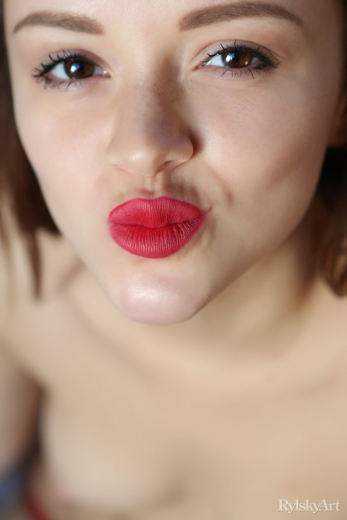 Sweet teen Marcy Cat dons red lips before getting butt naked on a bed 포르노 사진 #423406143 | Rylsky Art Pics, Marcy Cat, Face, 모바일 포르노