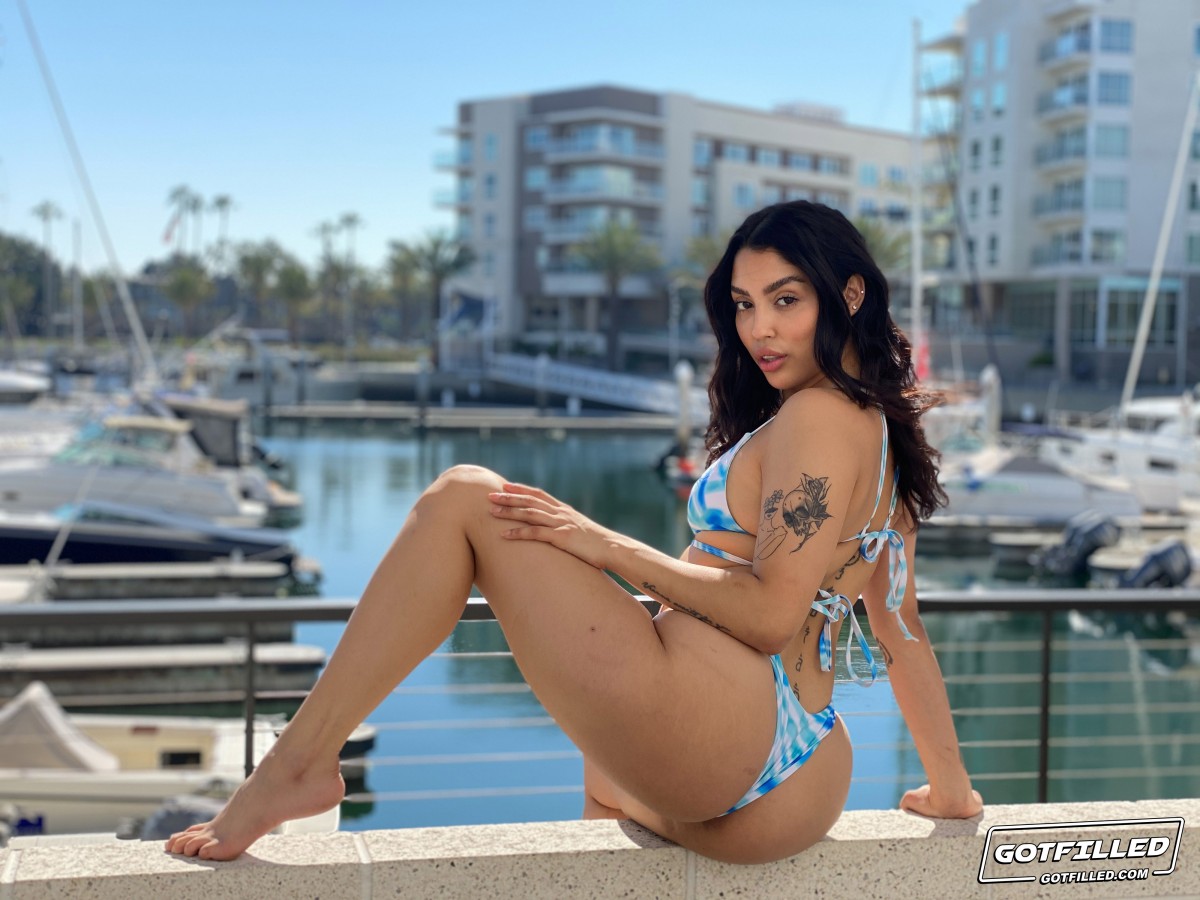 Latina girl Vanessa Sky models a bikini at a marina before ass licking POV sex foto pornográfica #422639773