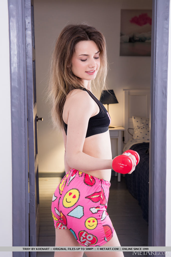 Cute new model Trixy is working out at home, her bun hugging shorts clinging Porno-Foto #424140601