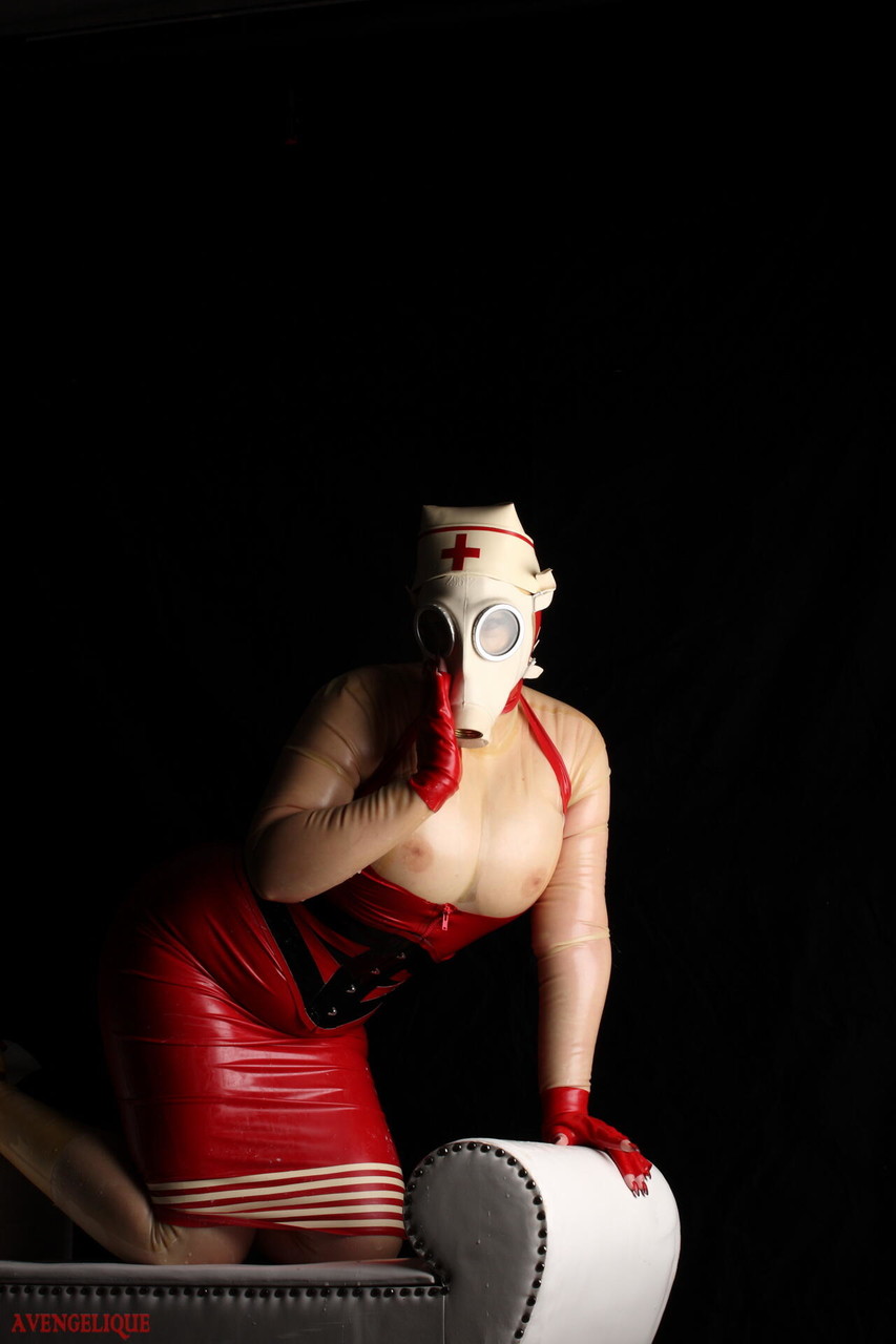 SOS Red Gasmask Nurse Pt 02Latex,Mask Fetish 色情照片 #426723941 | Rubber Tits Pics, Avengelique, Latex, 手机色情