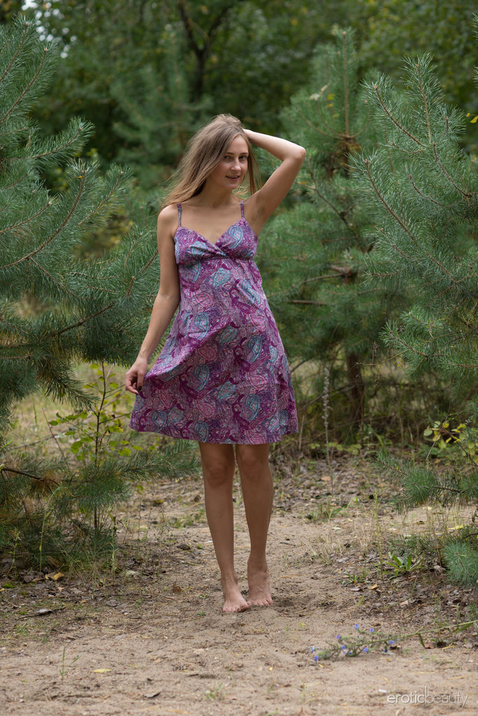 Lenta exhibits her beauty in the forest like a wild flower foto porno #428472814