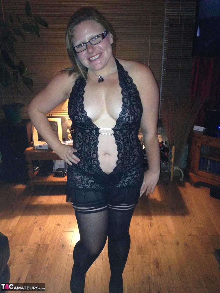 Mature Amateur Mollie Fo Exposes Her Overweight Body After Public Indecency